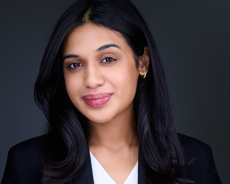 Professional headshot of Dua Zaidi by DeMayne Earvin of The Headshot Experience in Cleveland, Ohio